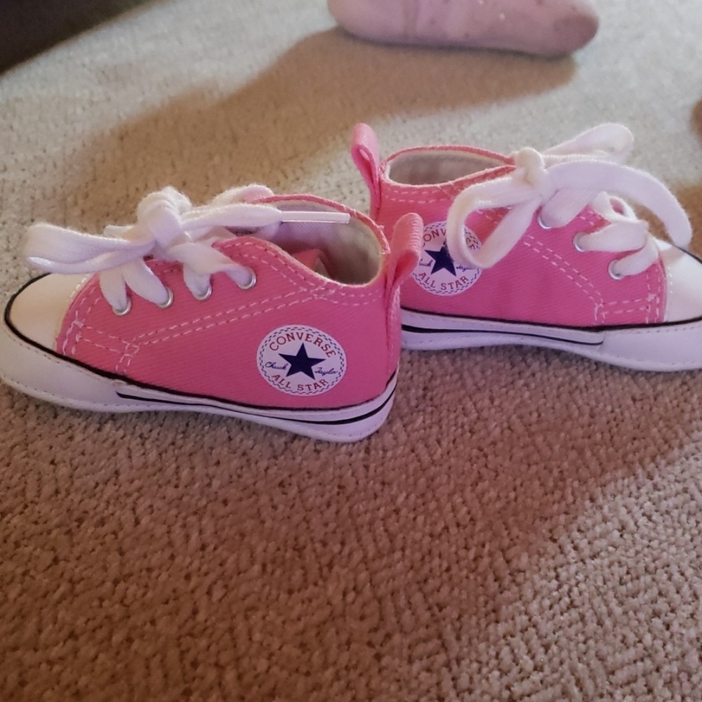 Baby converse crib shoes